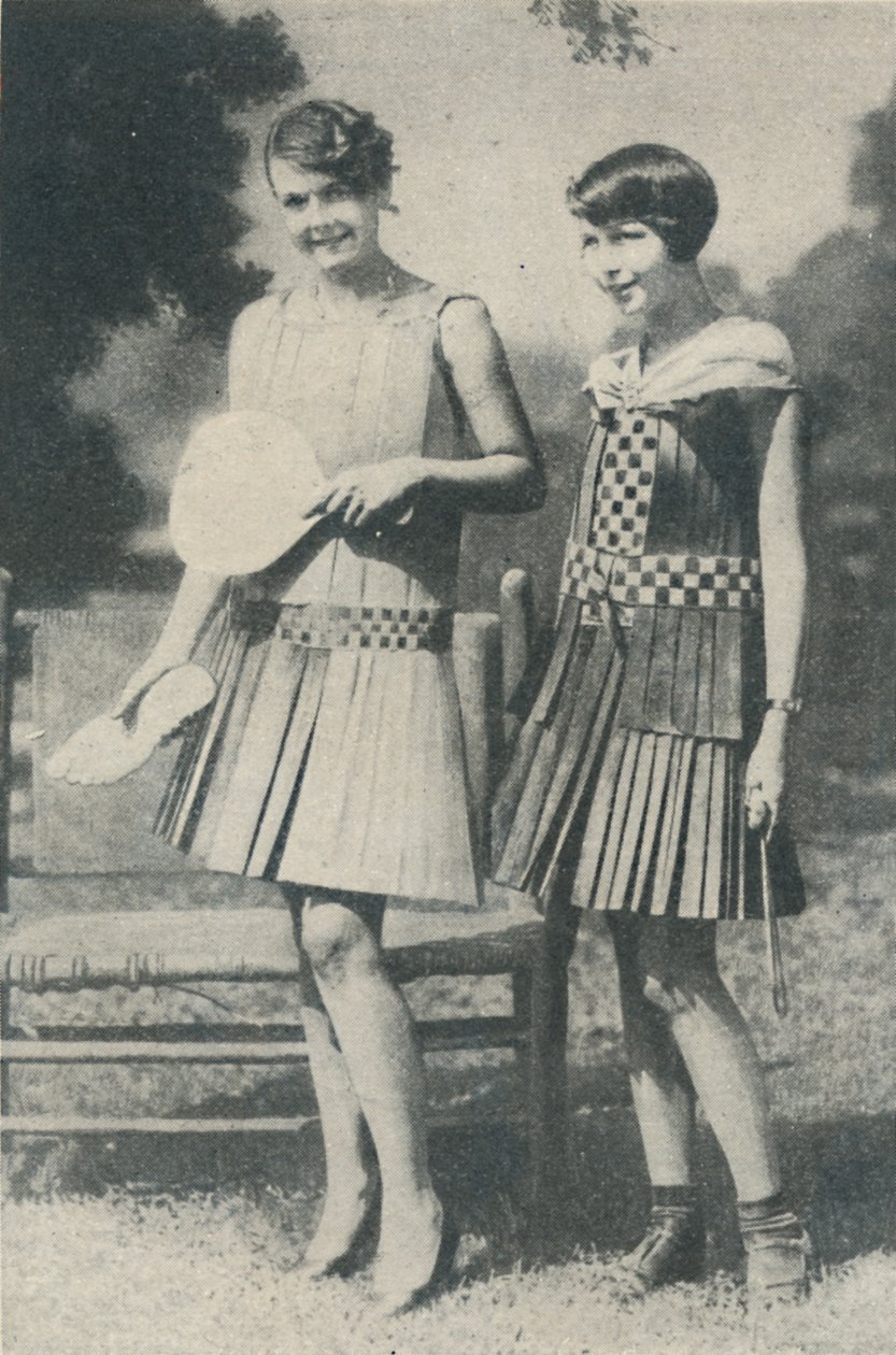 Frocks of Strips of Wood, c1935 tekijältä Unbekannt