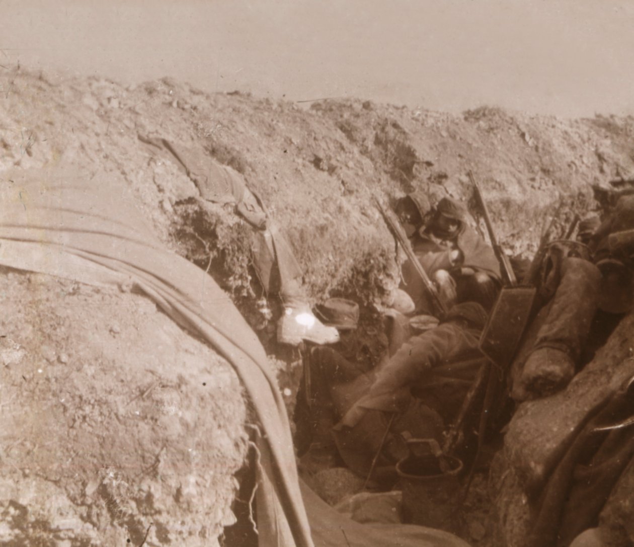Etulinjan juoksuhauhat, Beauséjour, Pohjois-Ranska, c1914-c1918 tekijältä Unbekannt