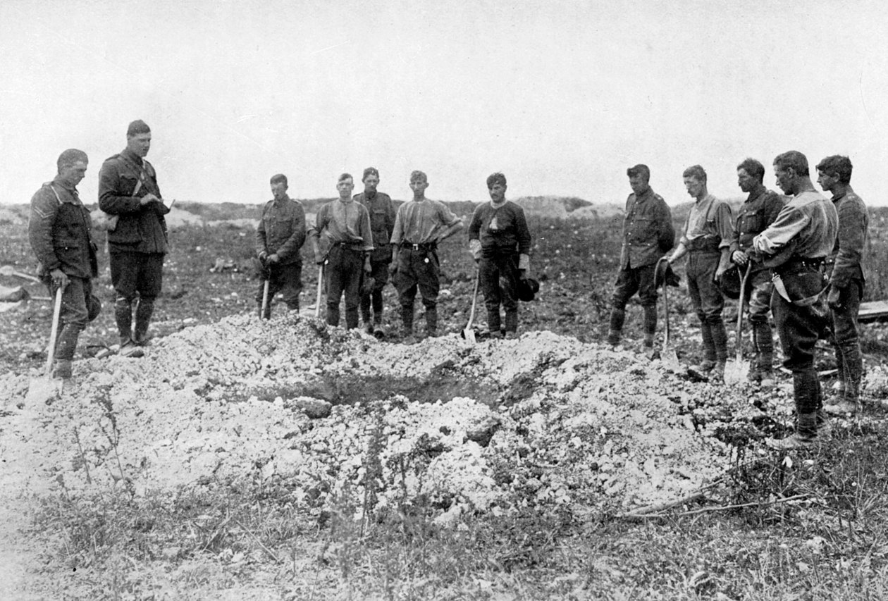 Hautajaiset länsirintamalla, ensimmäinen maailmansota, 1916, c1920 tekijältä Unbekannt