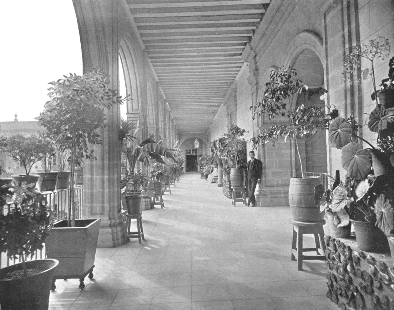 La Paz Vizcainasin koulun galleria, Mexico City, Meksiko, n. 1900. tekijältä Unbekannt