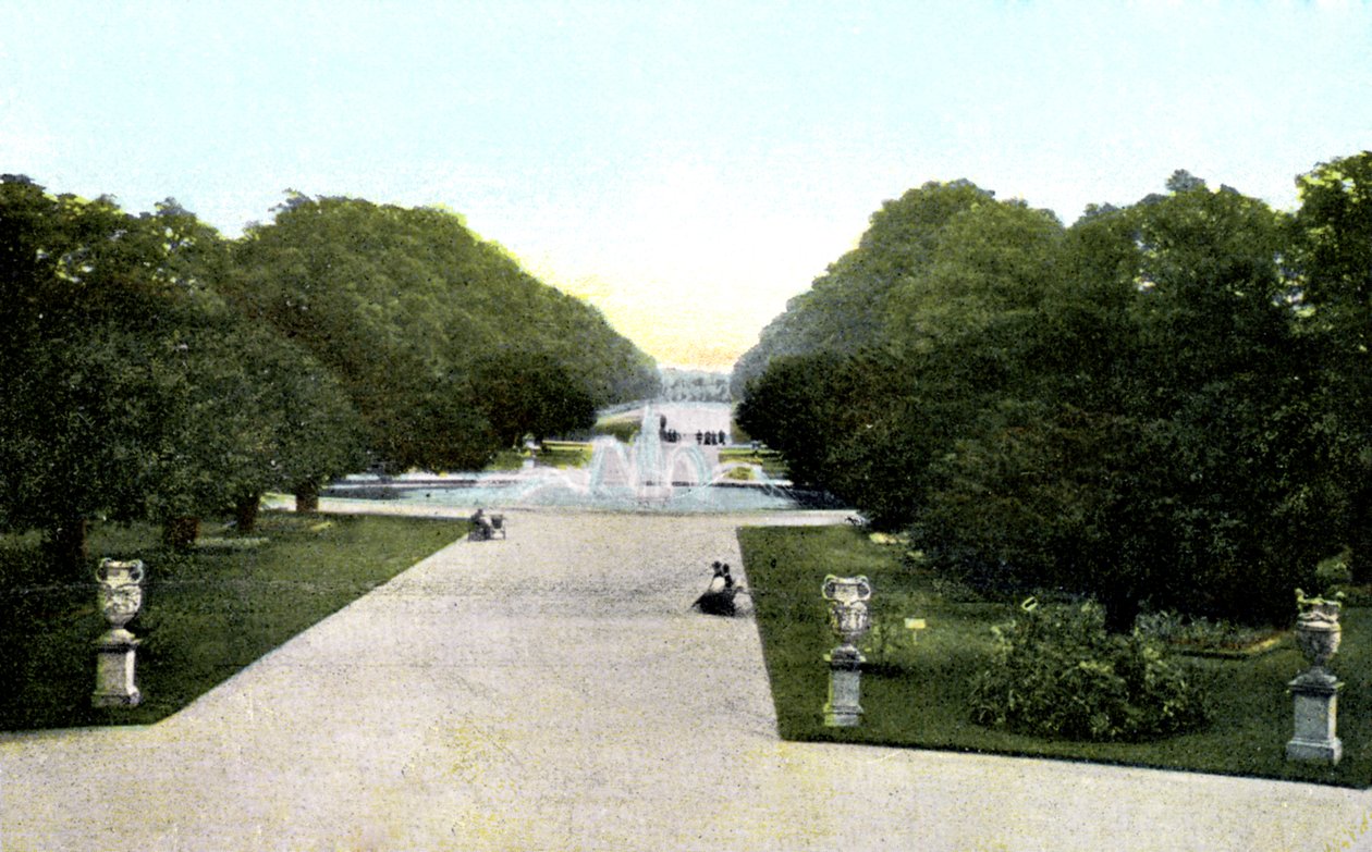 Gardens of Hampton Court Palace, Lontoo, 1900-luku. tekijältä Unbekannt