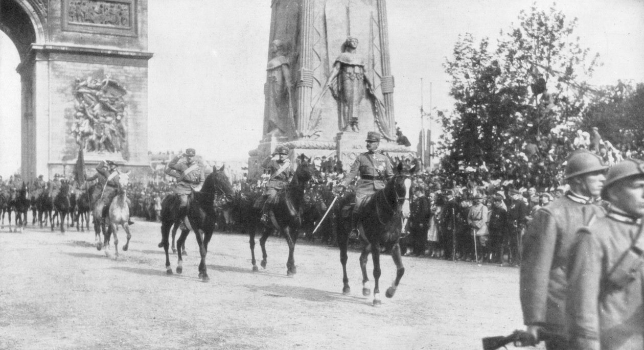 Kenraali Montuori ja italialaiset joukot voittoparaatissa Pariisissa, Ranskassa, 14.7.1919 tekijältä Unbekannt