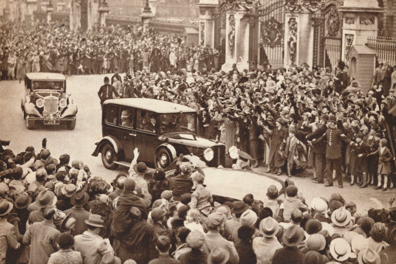George VI ja kuningatar Elizabeth lähtevät Buckinghamin palatsista lomailemaan Windsoriin vuonna 1937 tekijältä Unbekannt