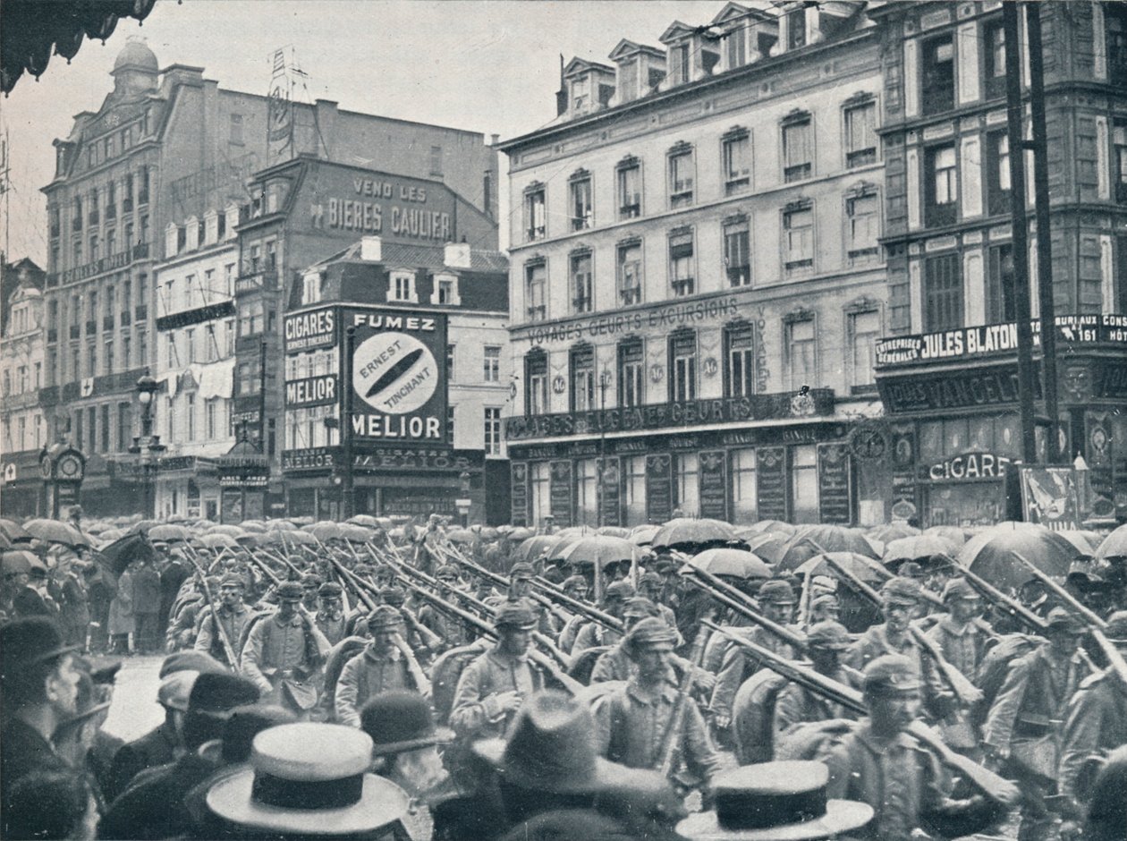 Saksan jalkaväki saapuu Brysseliin sateessa, 1914 tekijältä Unbekannt