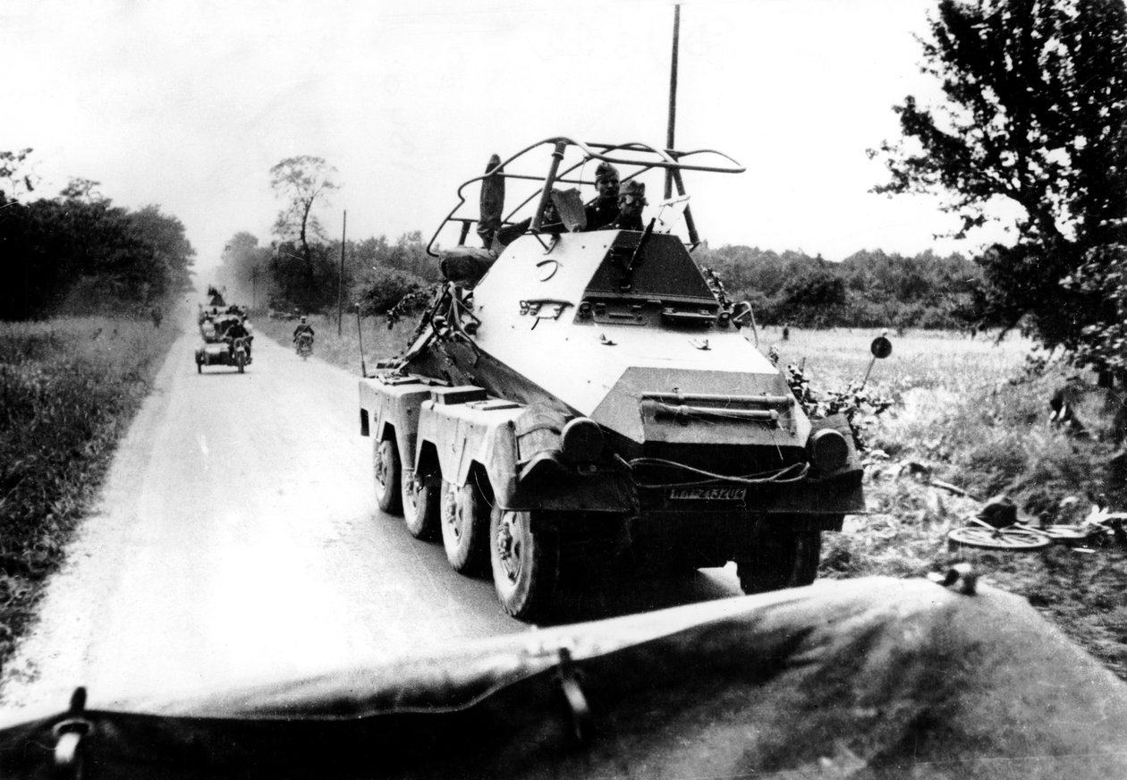 Saksalainen panssaroitu auto Pariisin etenemisen aikana touko-kesäkuussa 1940 tekijältä Unbekannt