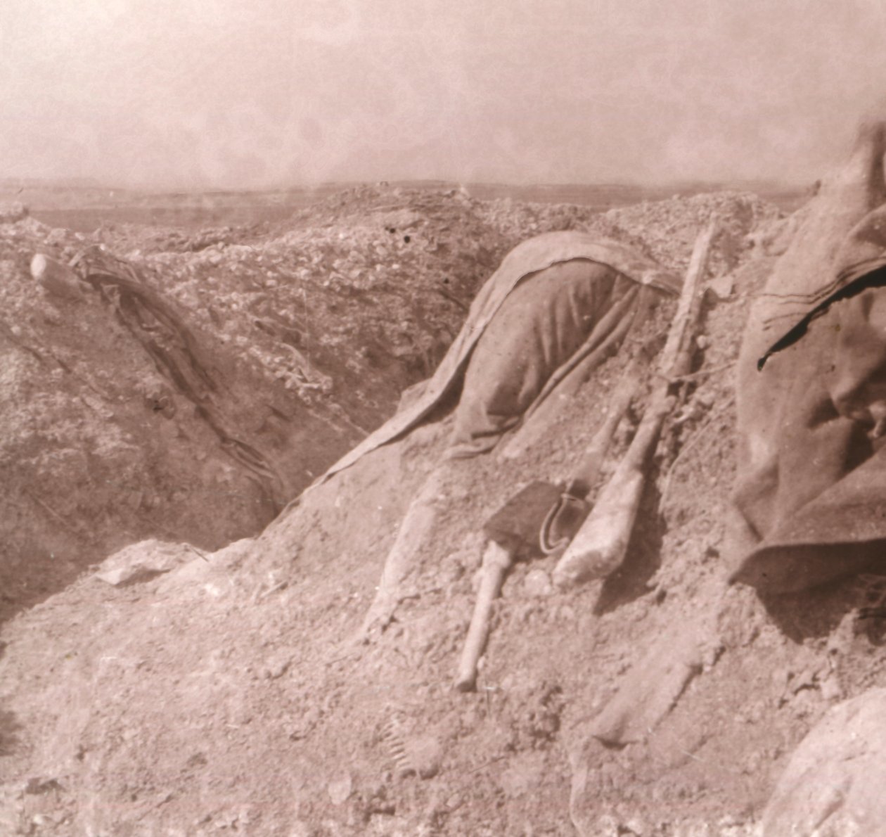 Saksalainen ruumis, Somme, Pohjois-Ranska, c1914-c1918 tekijältä Unbekannt