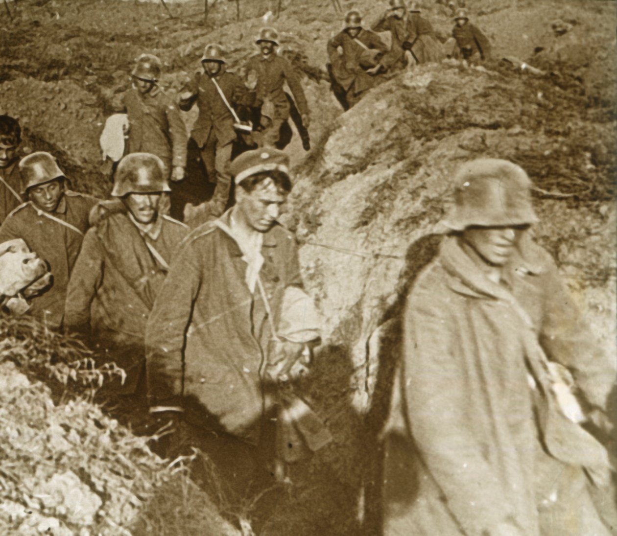 Saksalaiset sotilaat, Bois des Chevaliers, Vaux, Pohjois-Ranska, c1914-c1918 tekijältä Unbekannt
