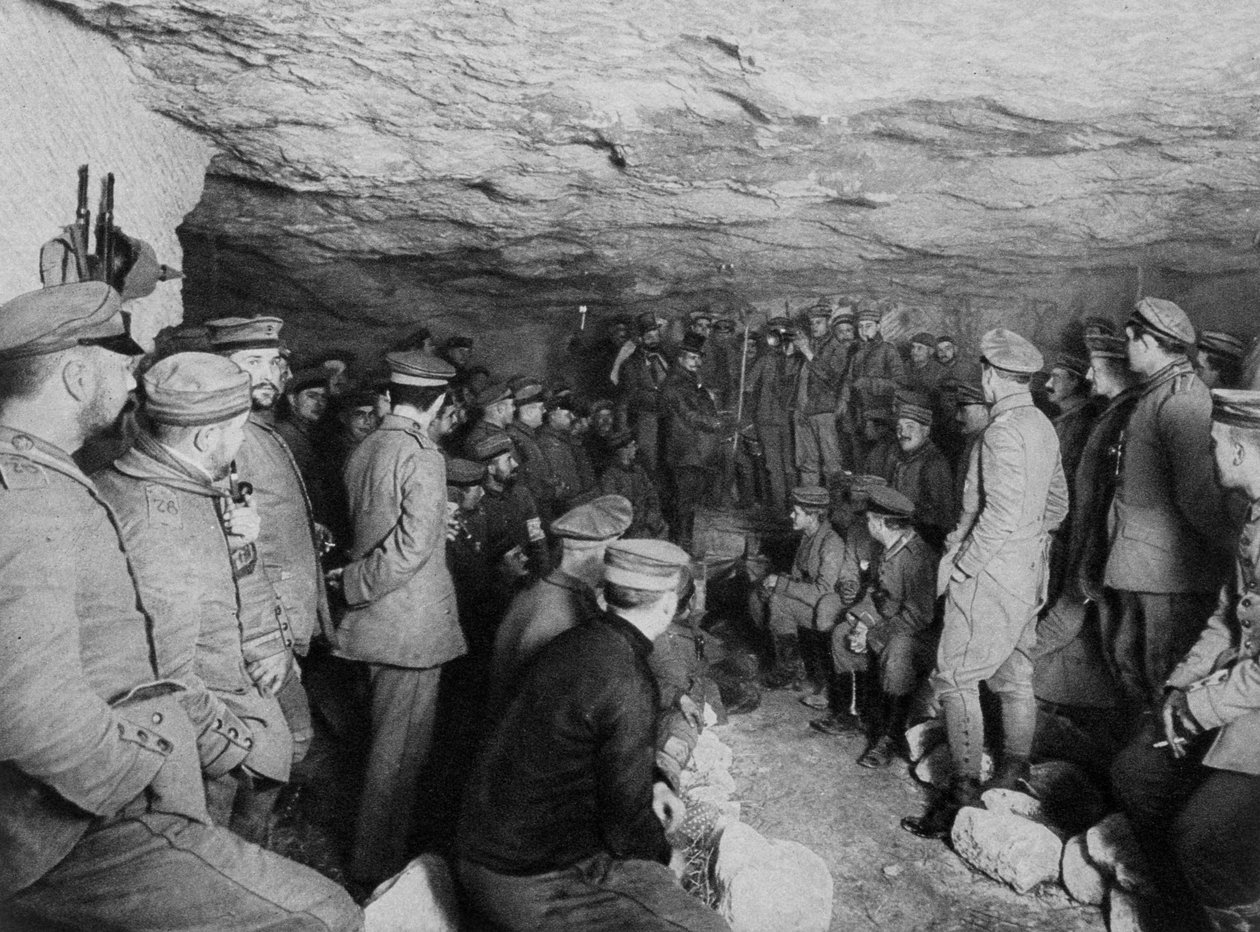 Saksalaiset sotilaat konsertissa luolassa, Ranska, ensimmäinen maailmansota, 1915 tekijältä Unbekannt