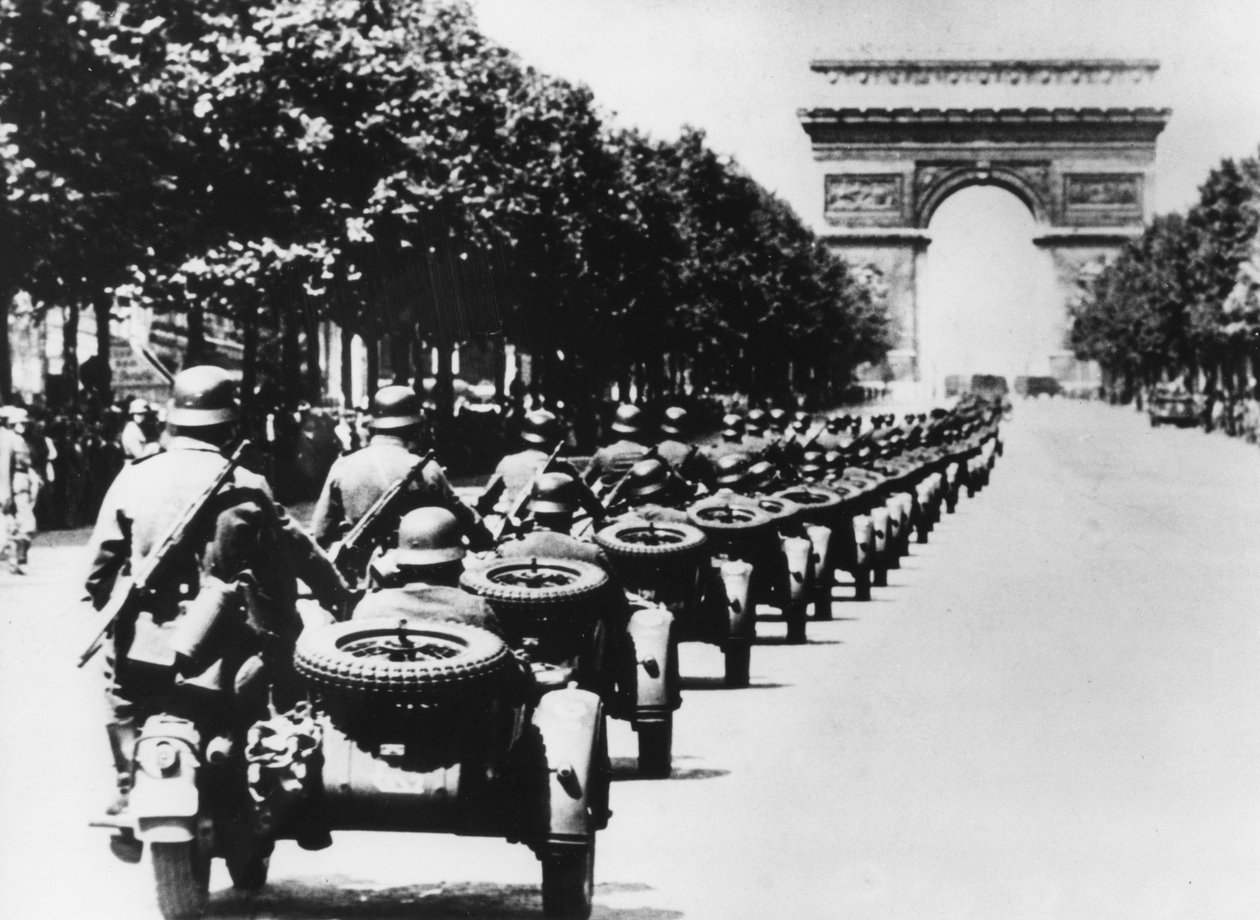 Saksalaiset sotilaat Champs Elysees
