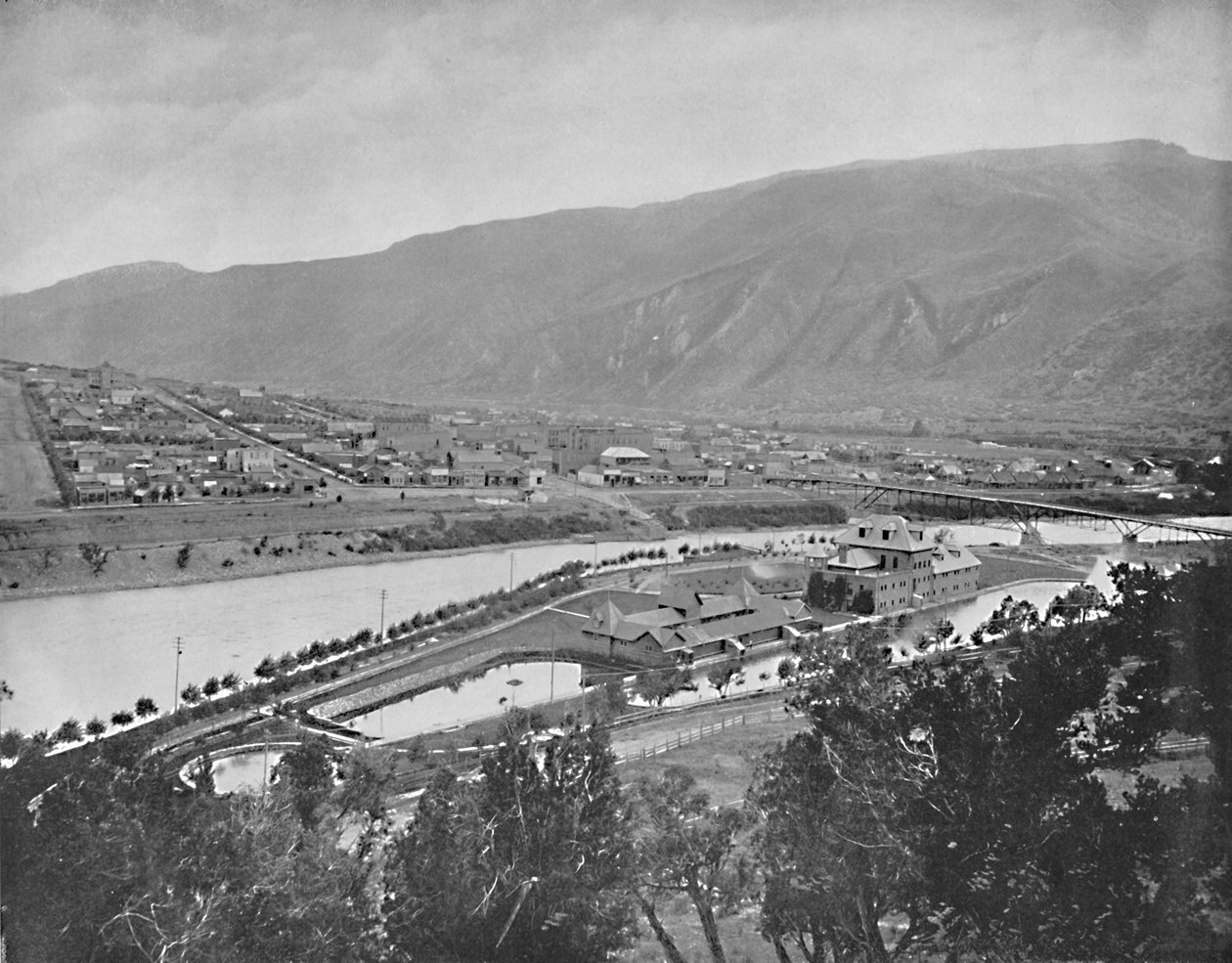 Glenwood Springs ja Bath-House, Colorado, 1897. tekijältä Unbekannt