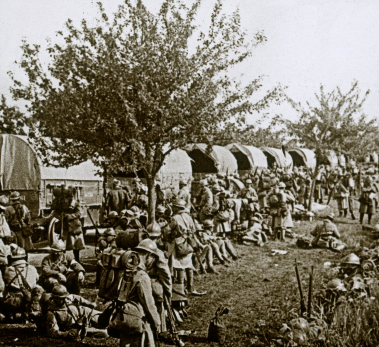 Nousemassa linjaa kohti Verdun, Pohjois-Ranska, c1914-c1918 tekijältä Unbekannt