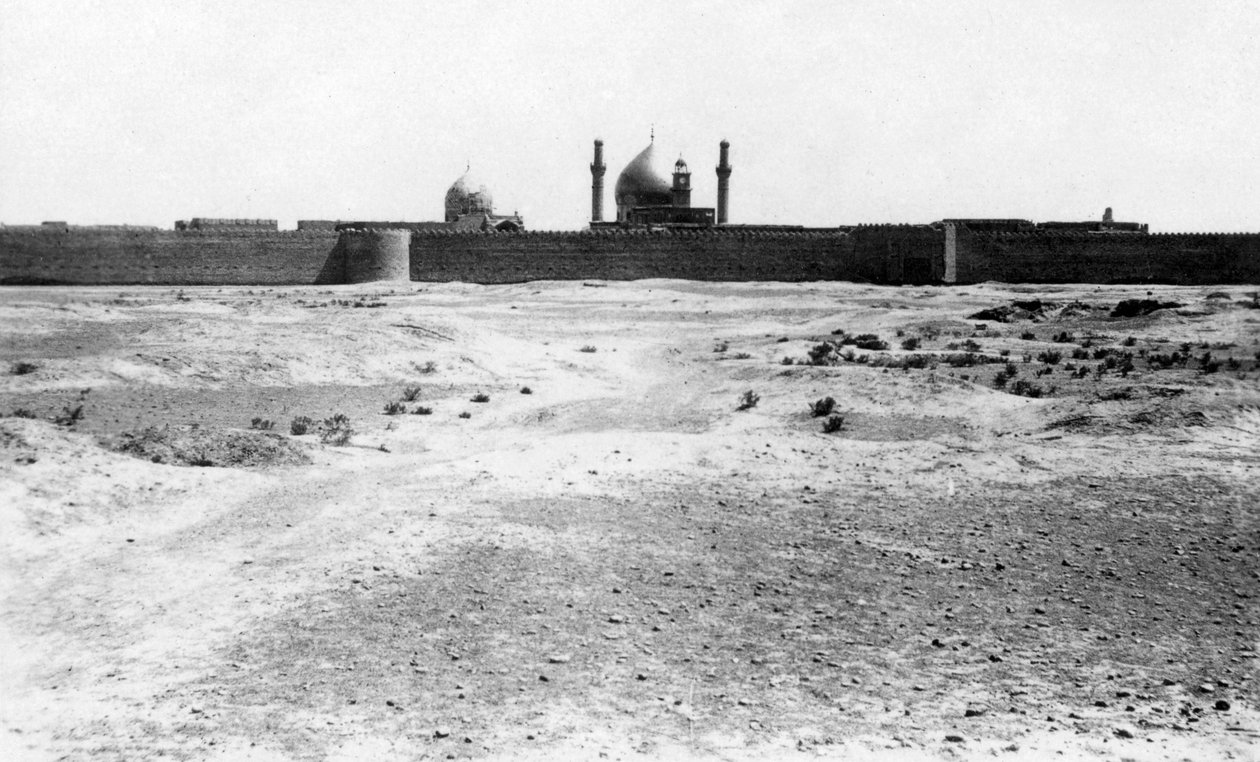 Samarran moskeijan kultainen kupoli ja minareetit, Mesopotamia, 1918 tekijältä Unbekannt