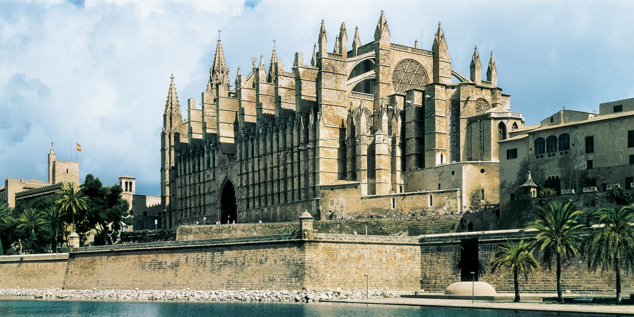 Goottilainen taide: näkymä Pyhän Marian katedraalille, Palma de Mallorcalle. 1260-1630, Palma de Mallorca (Mallorca), Espanja tekijältä Unbekannt