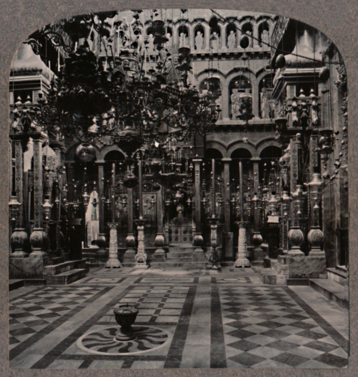 Kreikkalainen katedraali Pyhän haudan kirkossa, Jerusalemissa, n. 1900 tekijältä Unbekannt