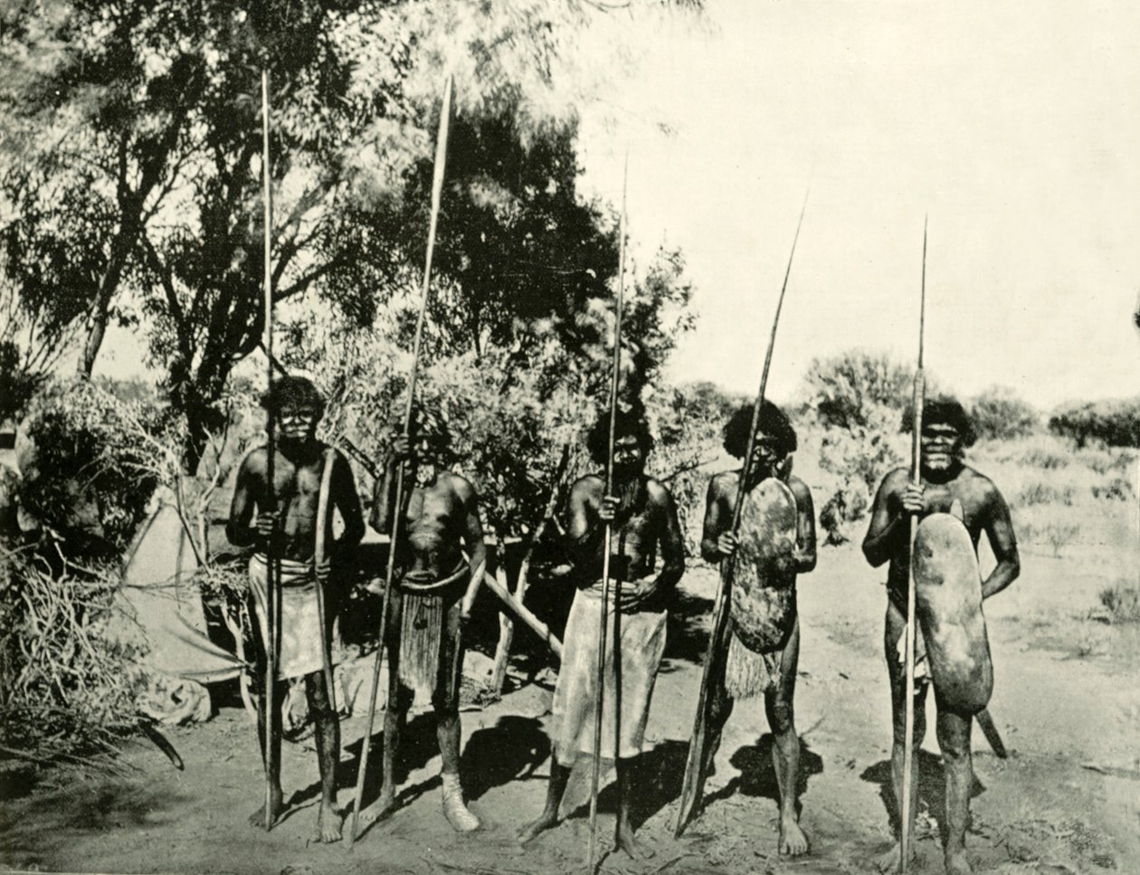 Aboriginaalimiesten ryhmä, Queensland, Australia, 1901. tekijältä Unbekannt