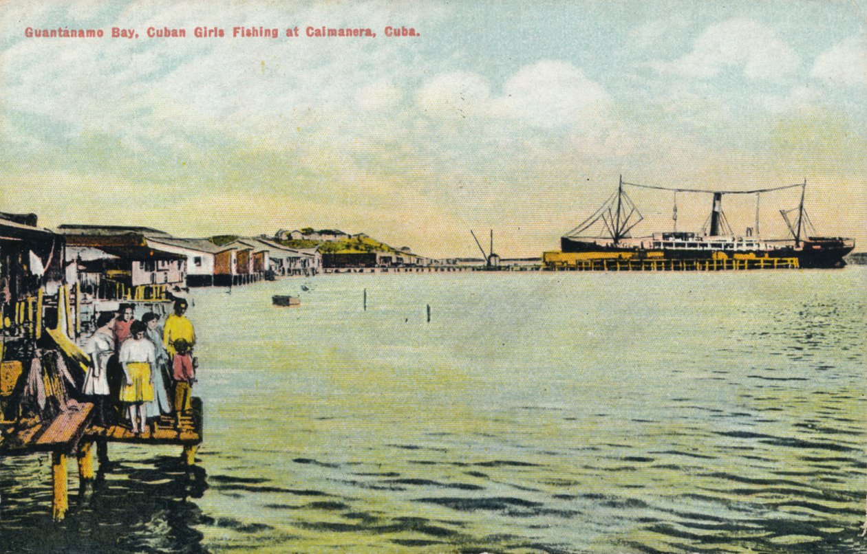Guantánamo Bay, Kuubalaiset tytöt kalastamassa Caimanerassa, Kuubassa, vuodelta 1910 tekijältä Unbekannt
