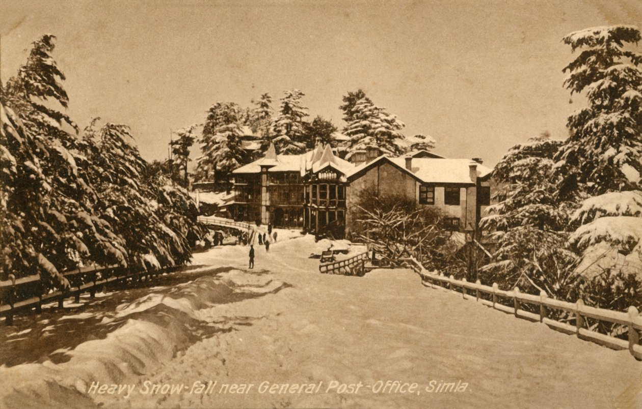 Voimakas lumisade lähellä General Post-Officea, Shimla, c1918-c1939. tekijältä Unbekannt
