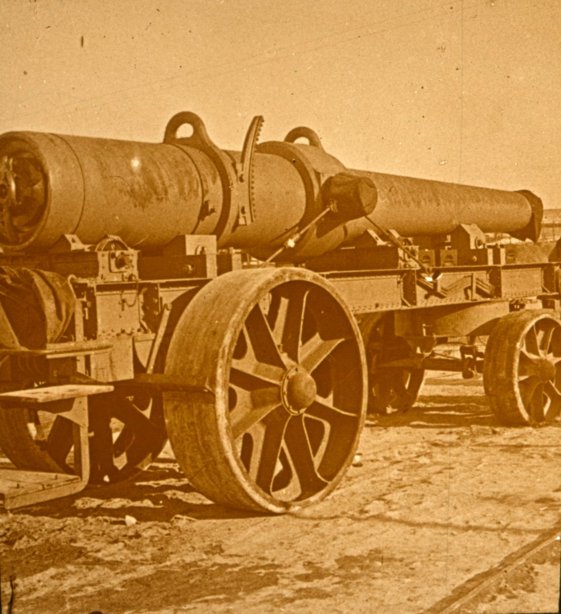 Raskas tykistö, 1917 hyökkäys tekijältä Unbekannt