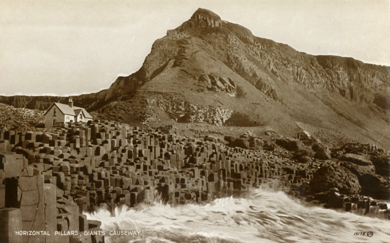 Vaakapilarit, Giants Causeway, 1800-luvun loppu - 1900-luvun alku. tekijältä Unbekannt