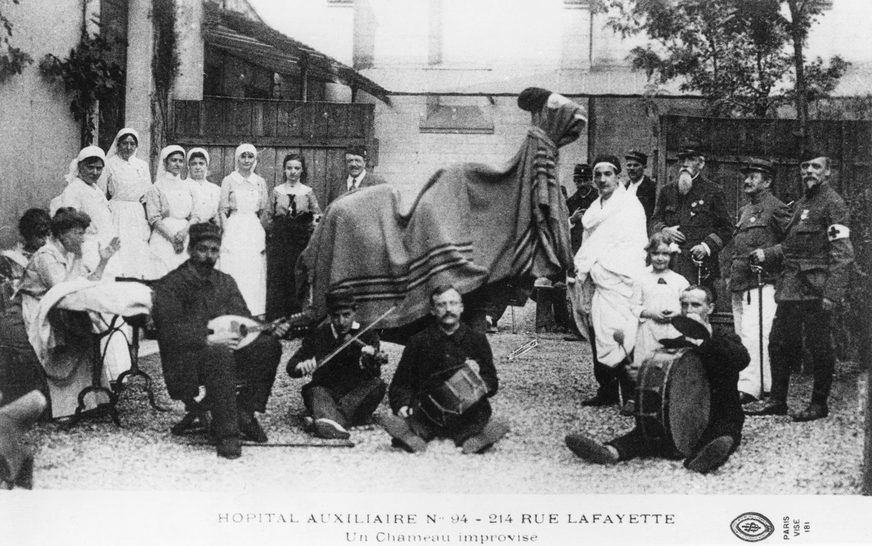 Improvisoitu kameli, apusairaala, Rue Lafayette, Pariisi, Ranska, ensimmäinen maailmansota, 1914-1918 tekijältä Unbekannt