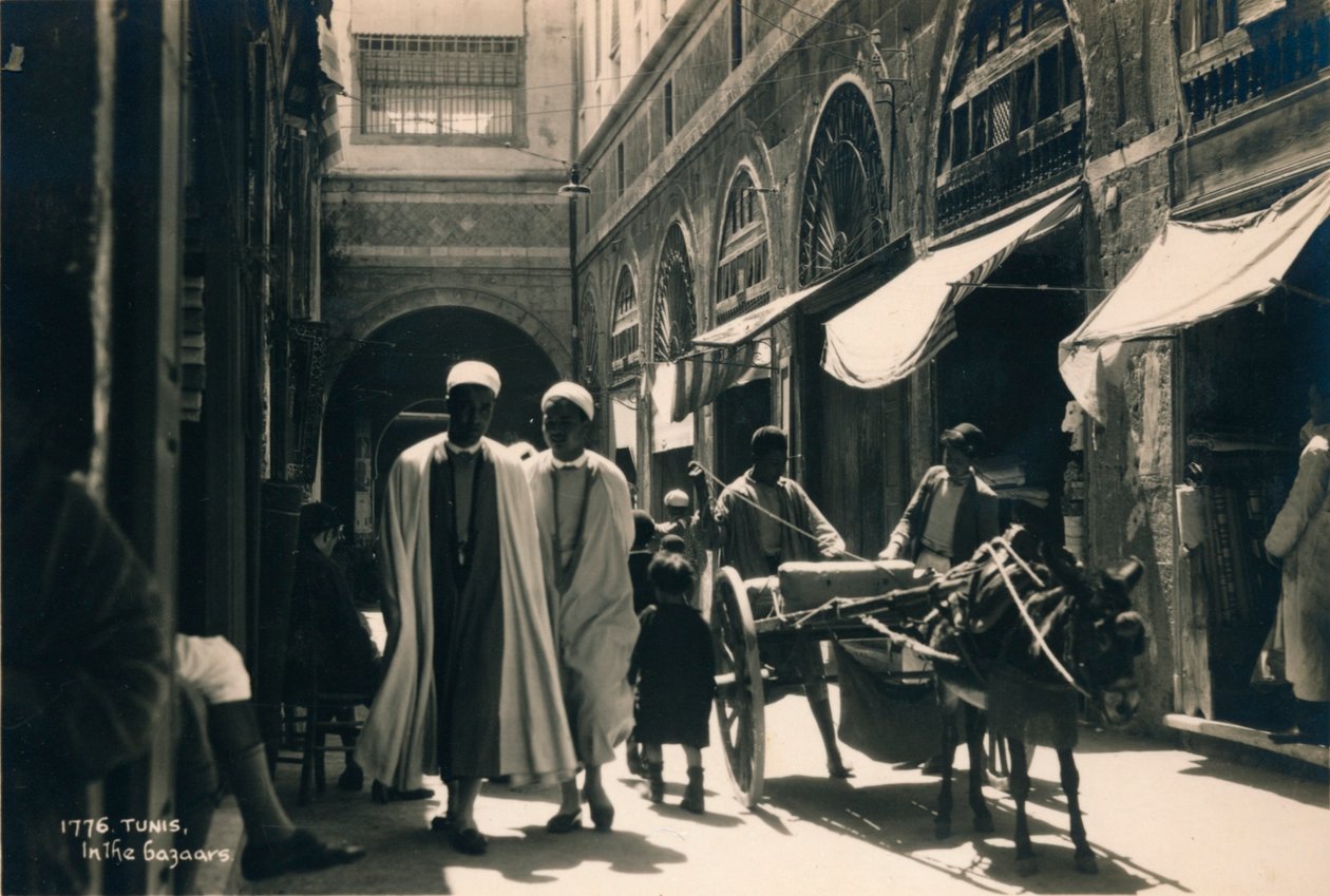The Bazaarissa, Tunisissa, Egyptissä, 1936 tekijältä Unbekannt