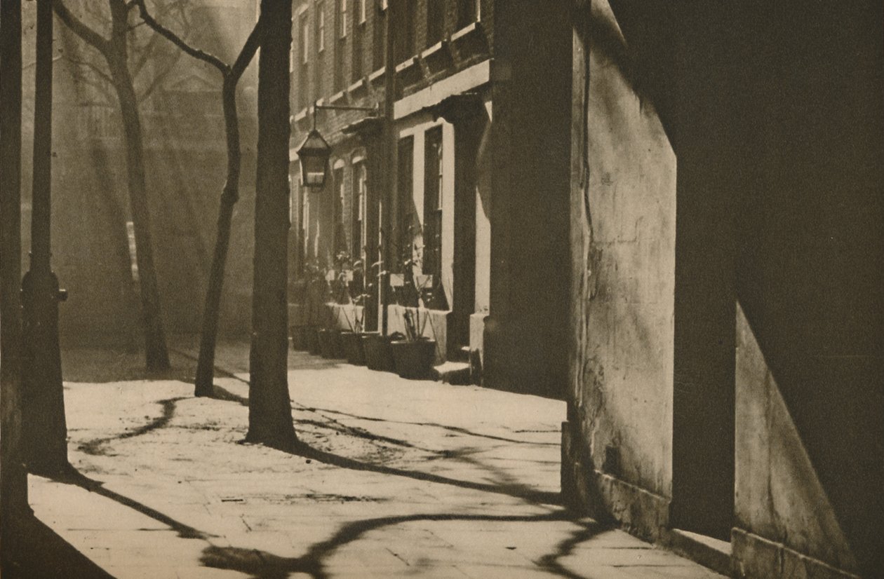 Wardrobe Courtissa, rakennettu kuninkaallisen museon paikalle, vuodelta 1935. tekijältä Unbekannt