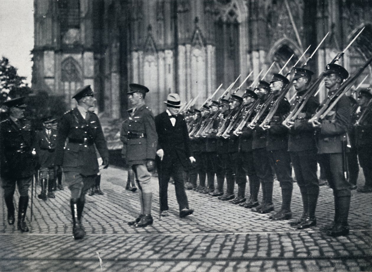 Joukkojen tarkastus Kölnin tuomiokirkon juurella, 1919, 1945 tekijältä Unbekannt