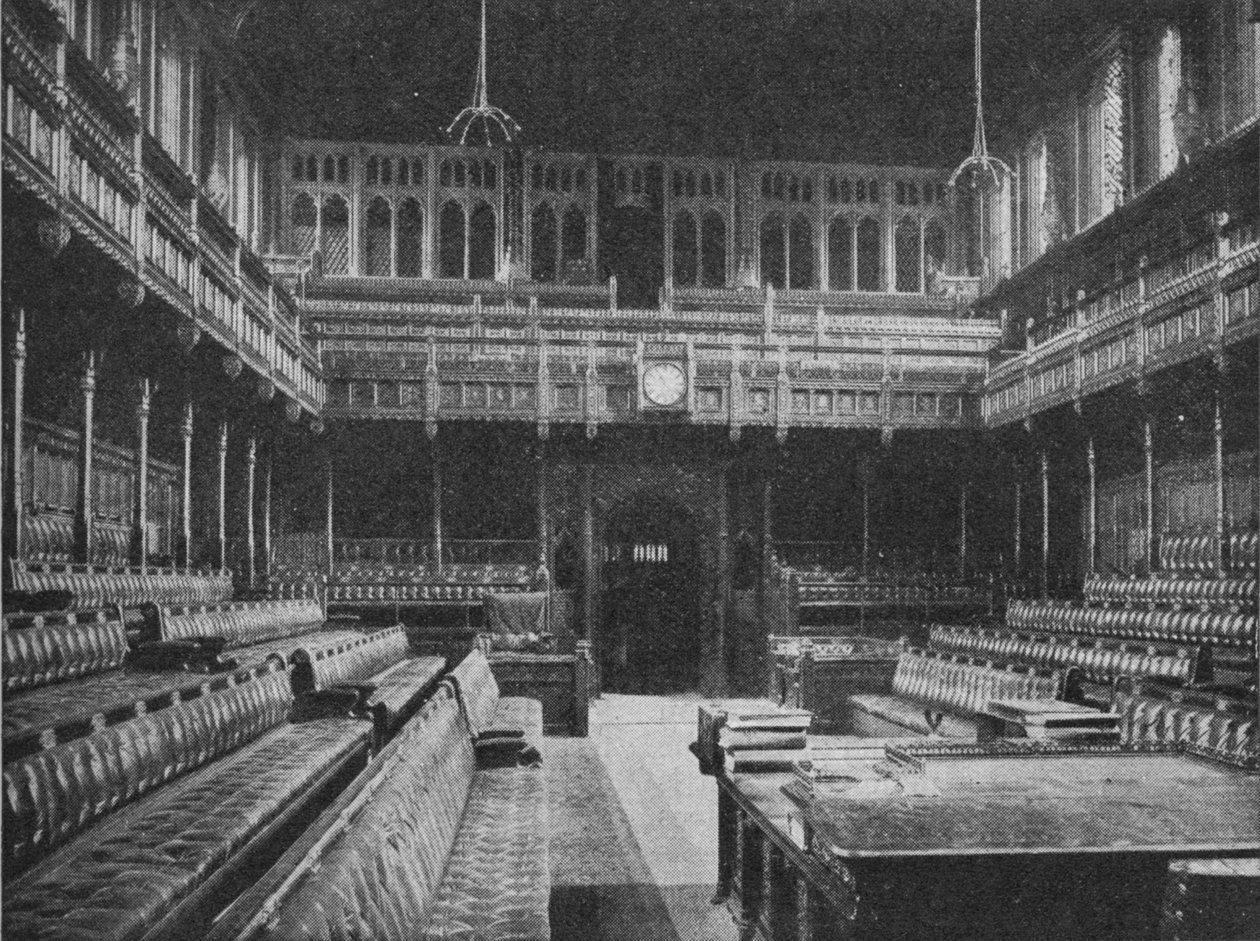 Westminsterin alahuoneen sisätilat Strangers Galleryyn päin, 1909 tekijältä Unbekannt