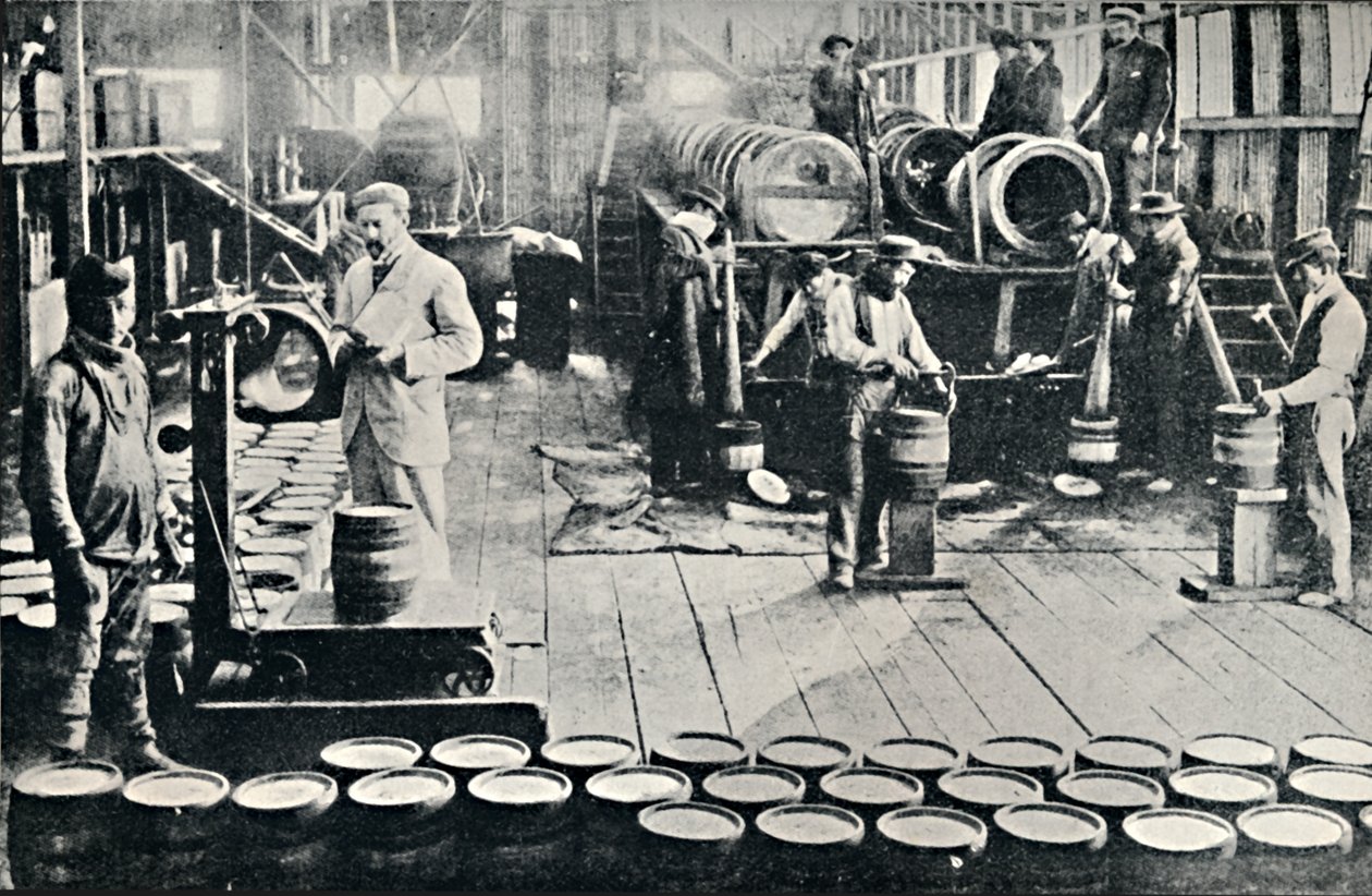 Jodia valmistellaan lähetystä varten Tarapacan Salitrerasissa, 1911 tekijältä Unbekannt