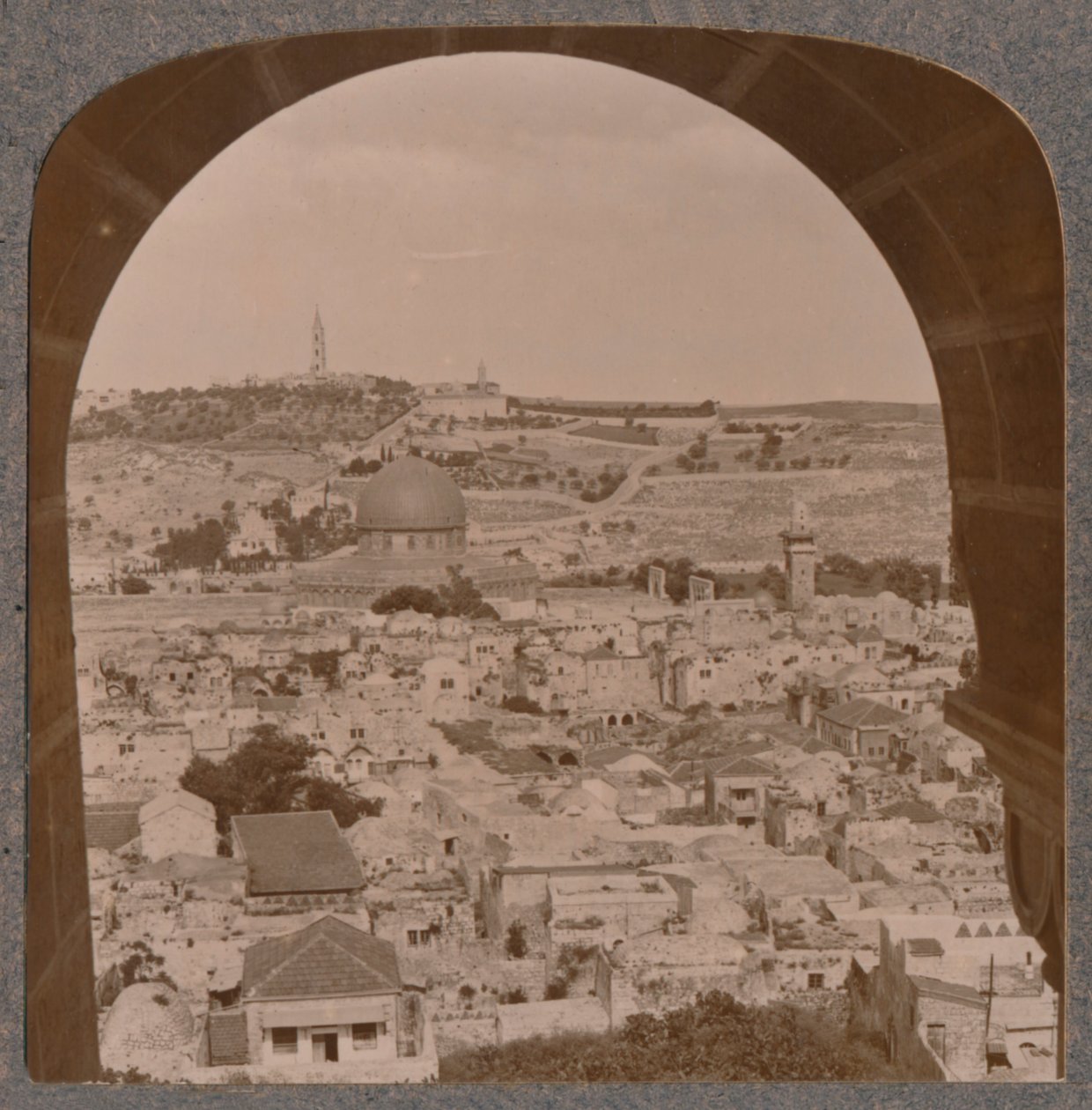 Jerusalem protestanttisen kirkon kellotapulta, 1900 tekijältä Unbekannt