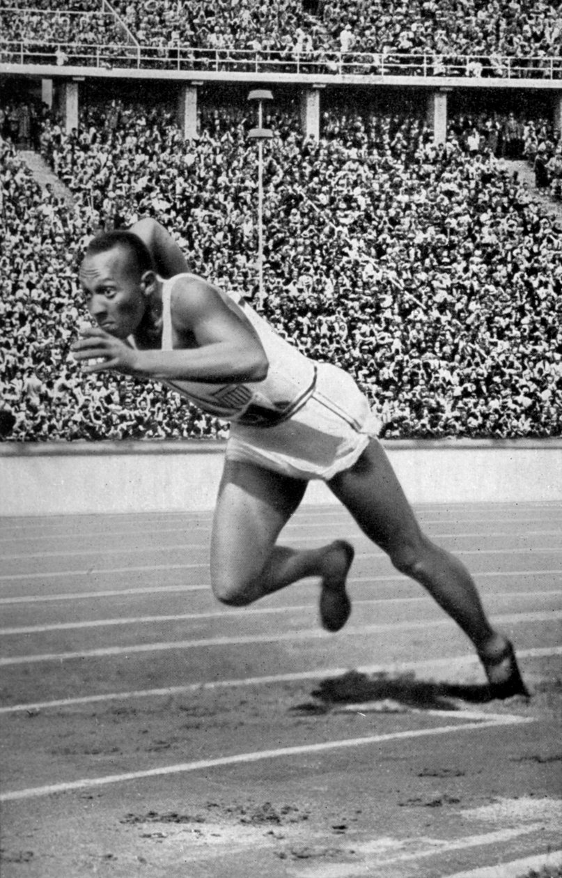 Jesse Owens 200 metrin lähdössä Berliinin olympialaisissa 1936 tekijältä Unbekannt