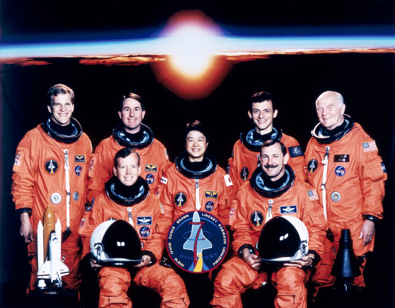 John Glenn ja miehistö, kesäkuu 1998 tekijältä Unbekannt