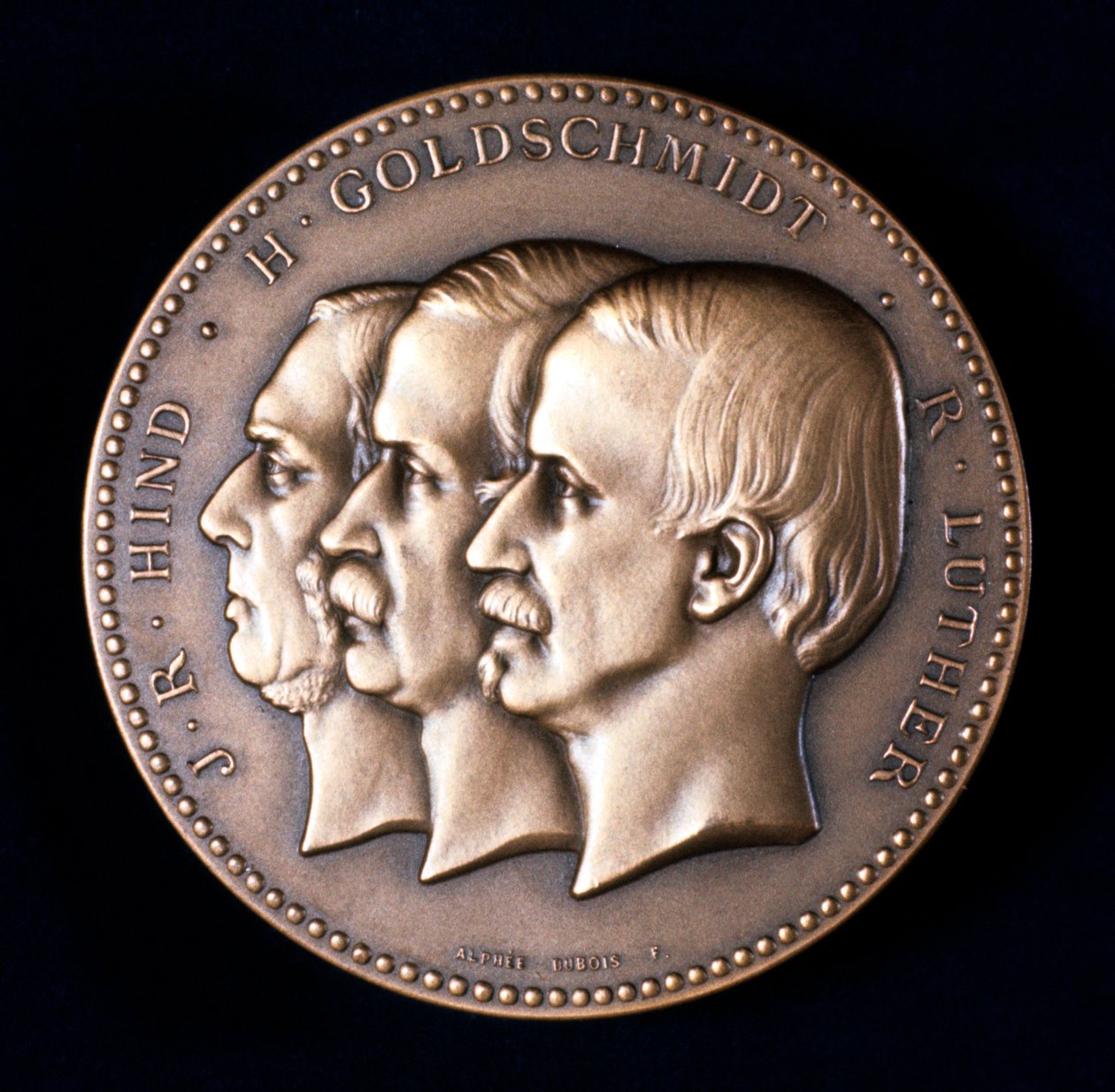 John Russell Hind, Hermann Goldschmidt ja Robert Luther, tähtitieteilijät, 1900 tekijältä Unbekannt