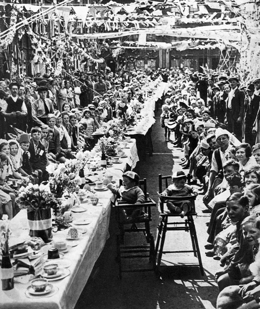 Juhlavuoden teekutsut lapsille Orville Roadissa, Batterseassa, Lontoossa, 1935 tekijältä Unbekannt