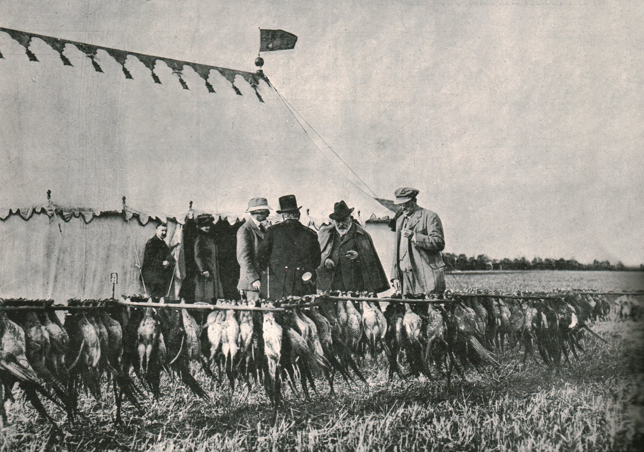 Kuningas Edward VII tarkastamassa laukkua Sherborne Estatessa, 1902, 1910. tekijältä Unbekannt