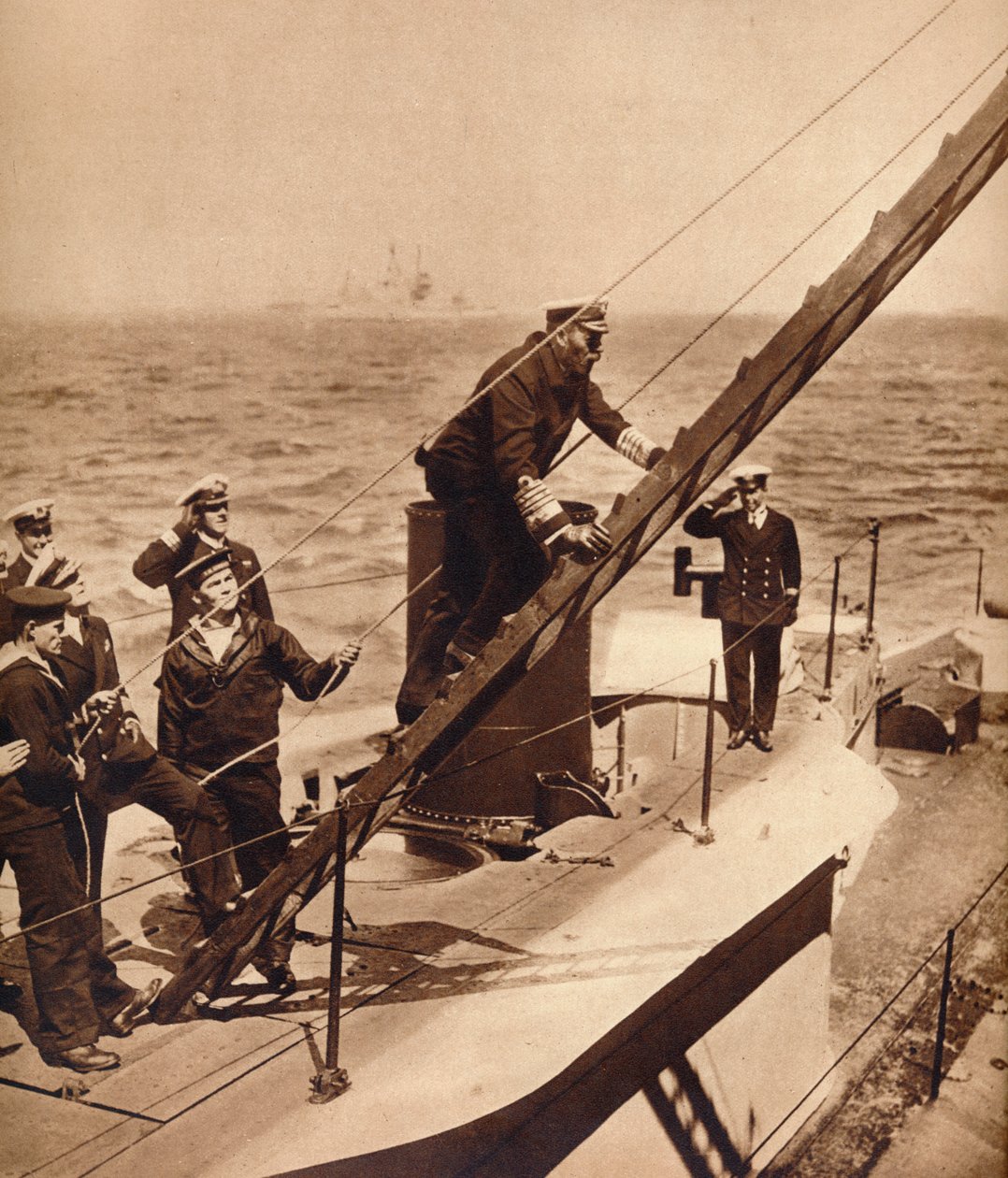 Kuningas George V kelluu laivastonsa kanssa, 1910-luku 1935 tekijältä Unbekannt