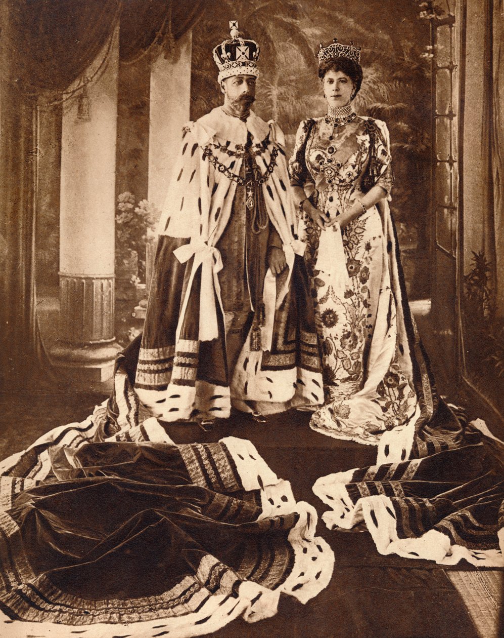 Kuningas Yrjö V ja kuningatar Mary kruunattiin ja pukeutuivat Delhi Durbariin, 1911 1935. tekijältä Unbekannt