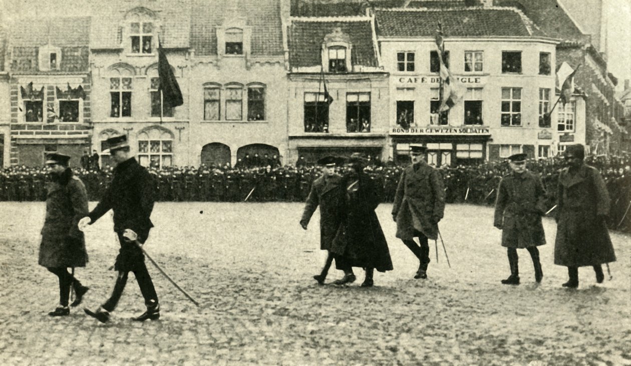Kuningas Yrjö V Furnesissa, Belgiassa, ensimmäinen maailmansota, 4. joulukuuta 1914, 1920. tekijältä Unbekannt