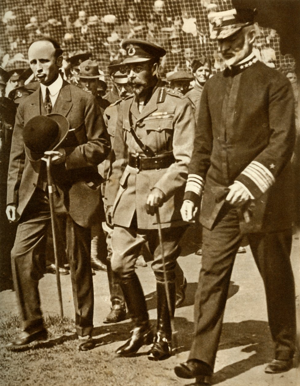 Kuningas Yrjö V osallistuu baseball-otteluun Stamford Bridgellä Lontoossa vuonna 1935. tekijältä Unbekannt
