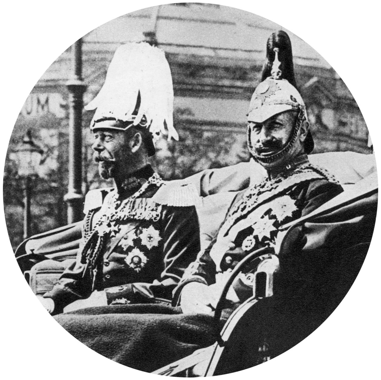 Ison-Britannian kuningas George V ja Saksan keisari, Berliini, 1913 tekijältä Unbekannt