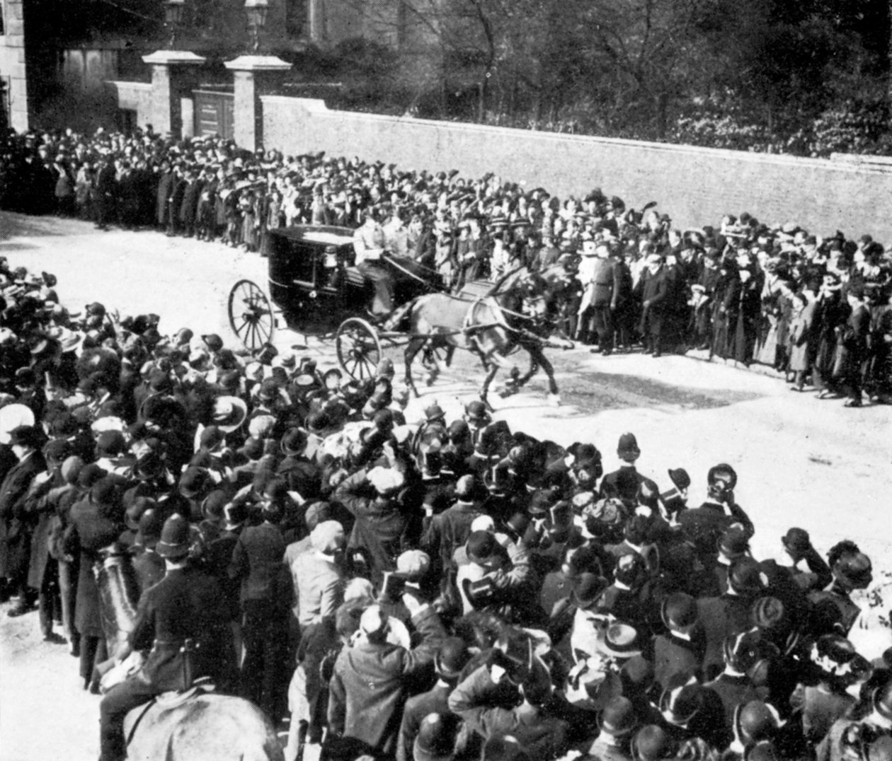 King Georgesin ensimmäinen kuninkaallinen teko, 1910 tekijältä Unbekannt