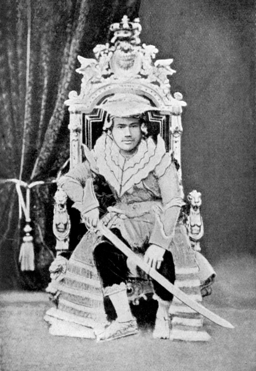 Burman kuningas Thibaw täydessä hovipukussa, 1900, 1920 tekijältä Unbekannt