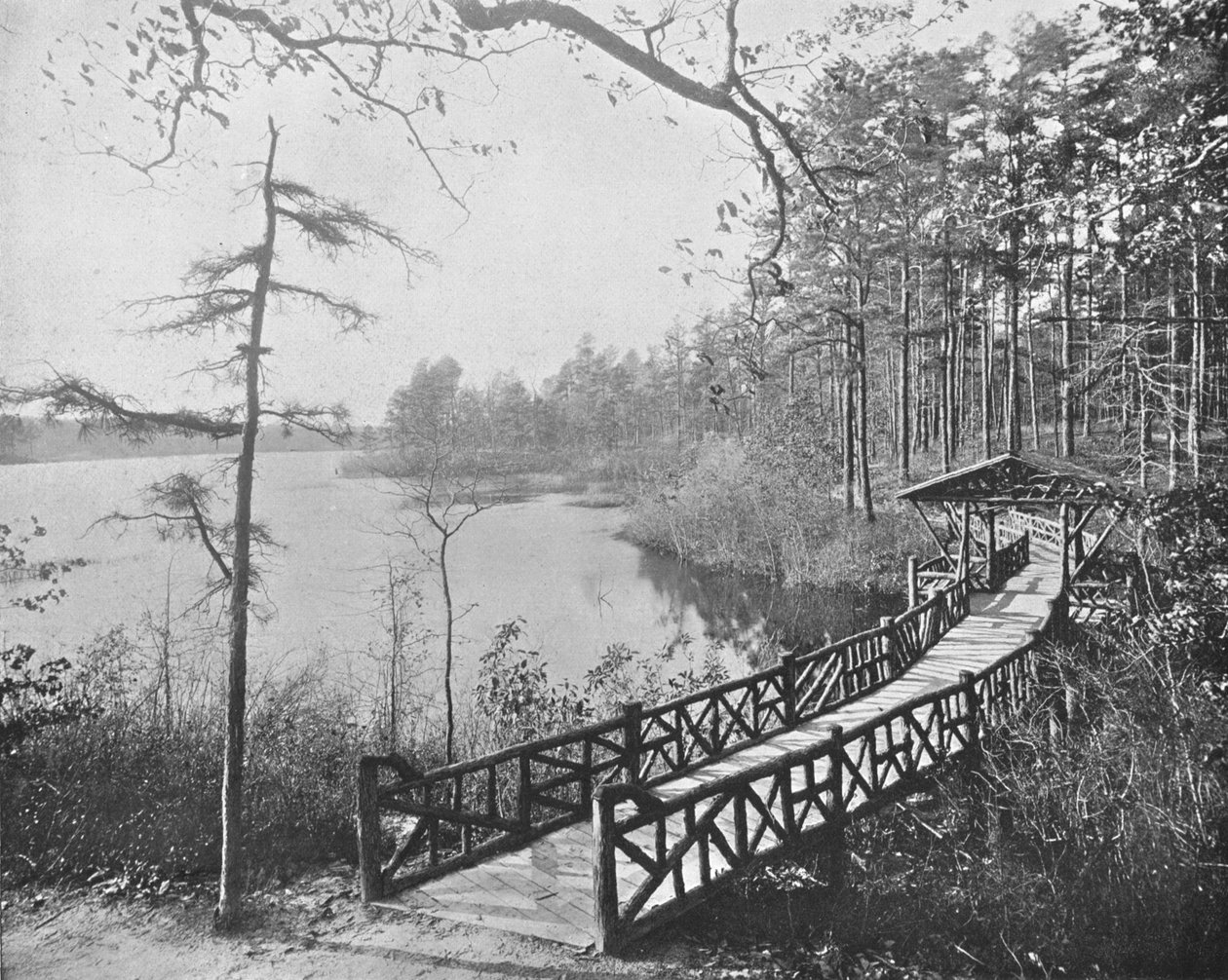 Kissing Bridge, Lakewood, New Jersey, USA, c1900. tekijältä Unbekannt