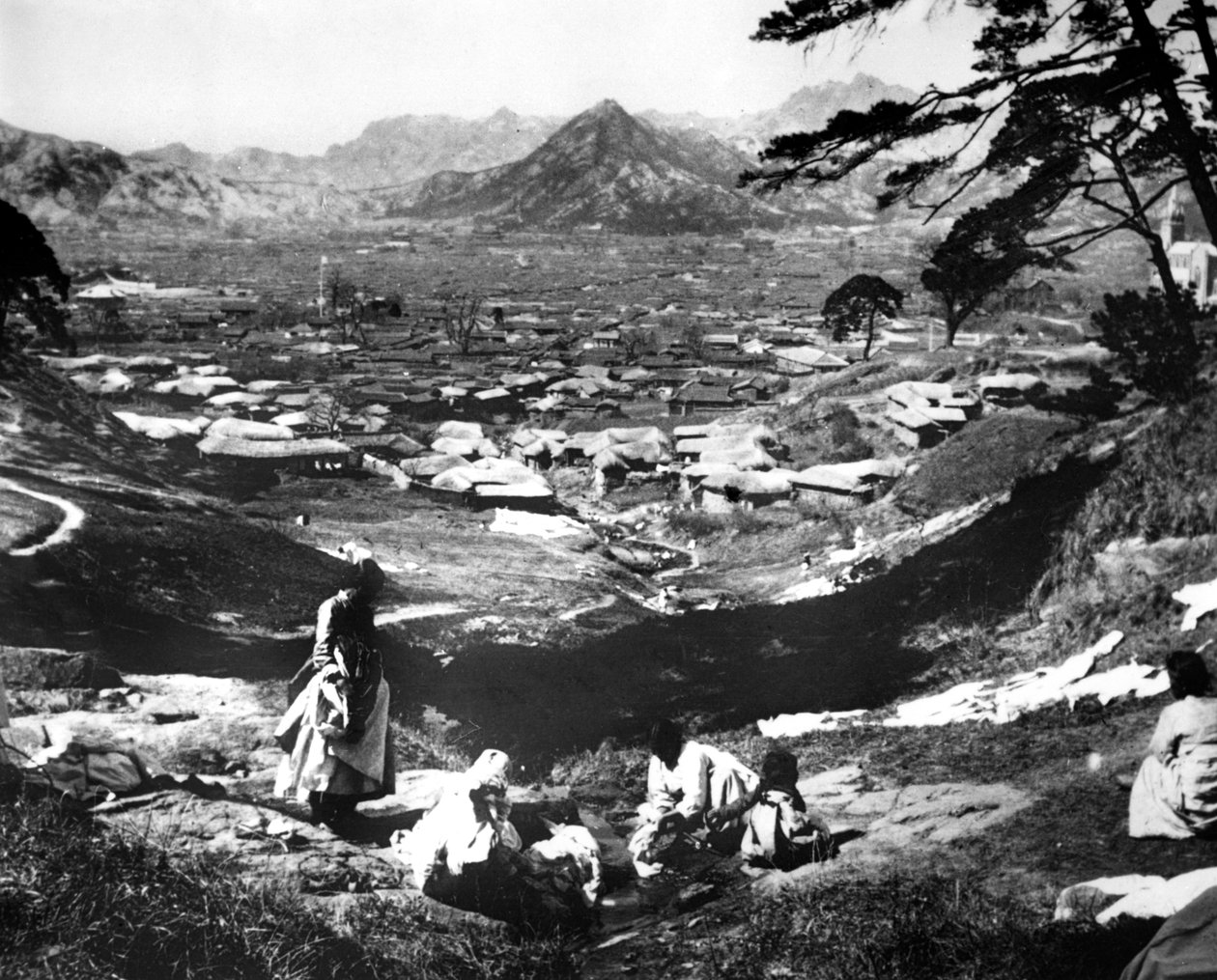 Korean naiset rinteessä, Soul, Korea, 1900 tekijältä Unbekannt