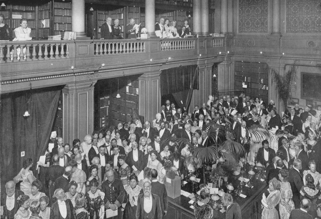 Naisten ilta Royal Societyssä, Lontoo, n. 1903 1903 tekijältä Unbekannt