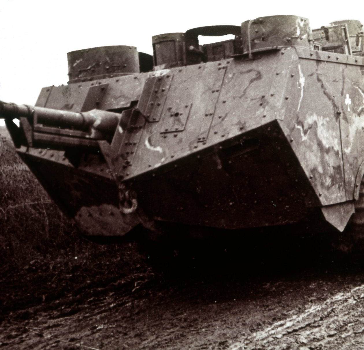 Suuri tankki liikkeellä, c1914-c1918 tekijältä Unbekannt