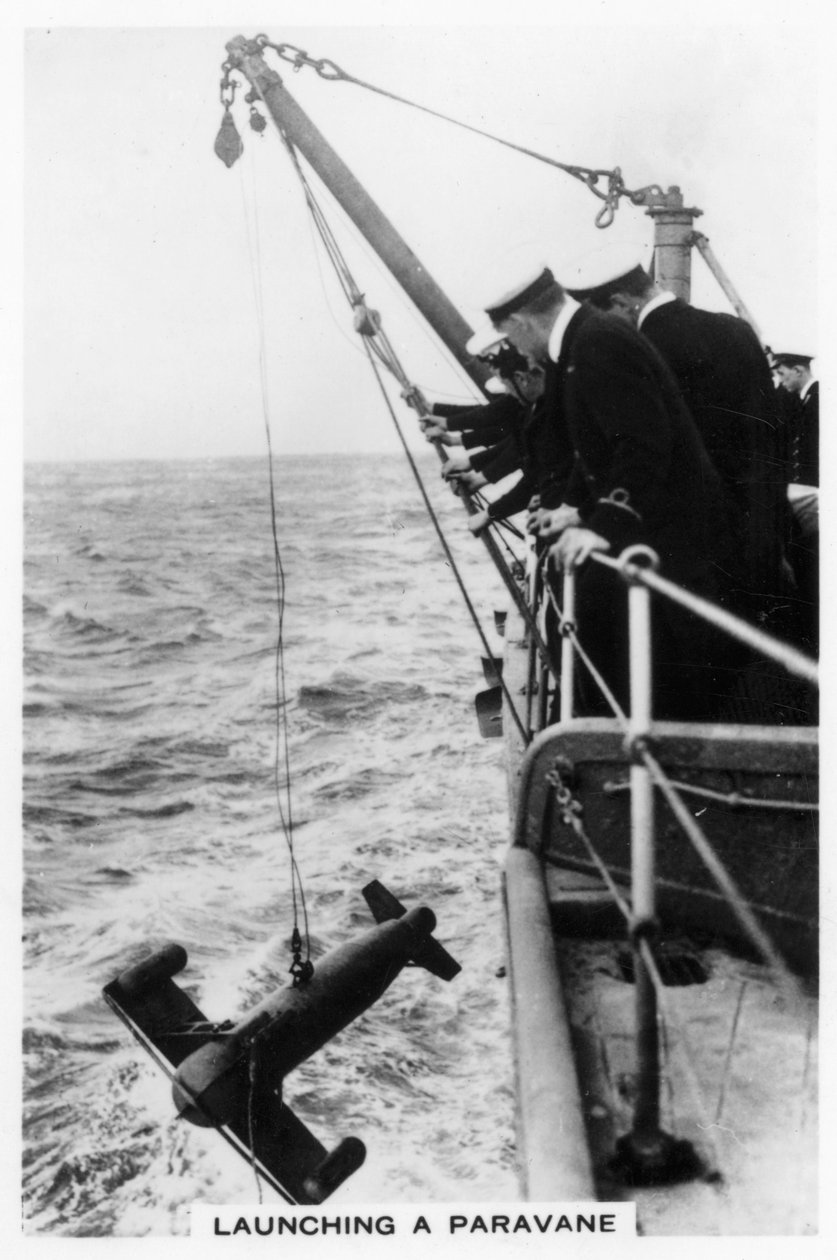 Paravaanan laukaisu taistelulaivasta HMS Rodney, 1937 tekijältä Unbekannt