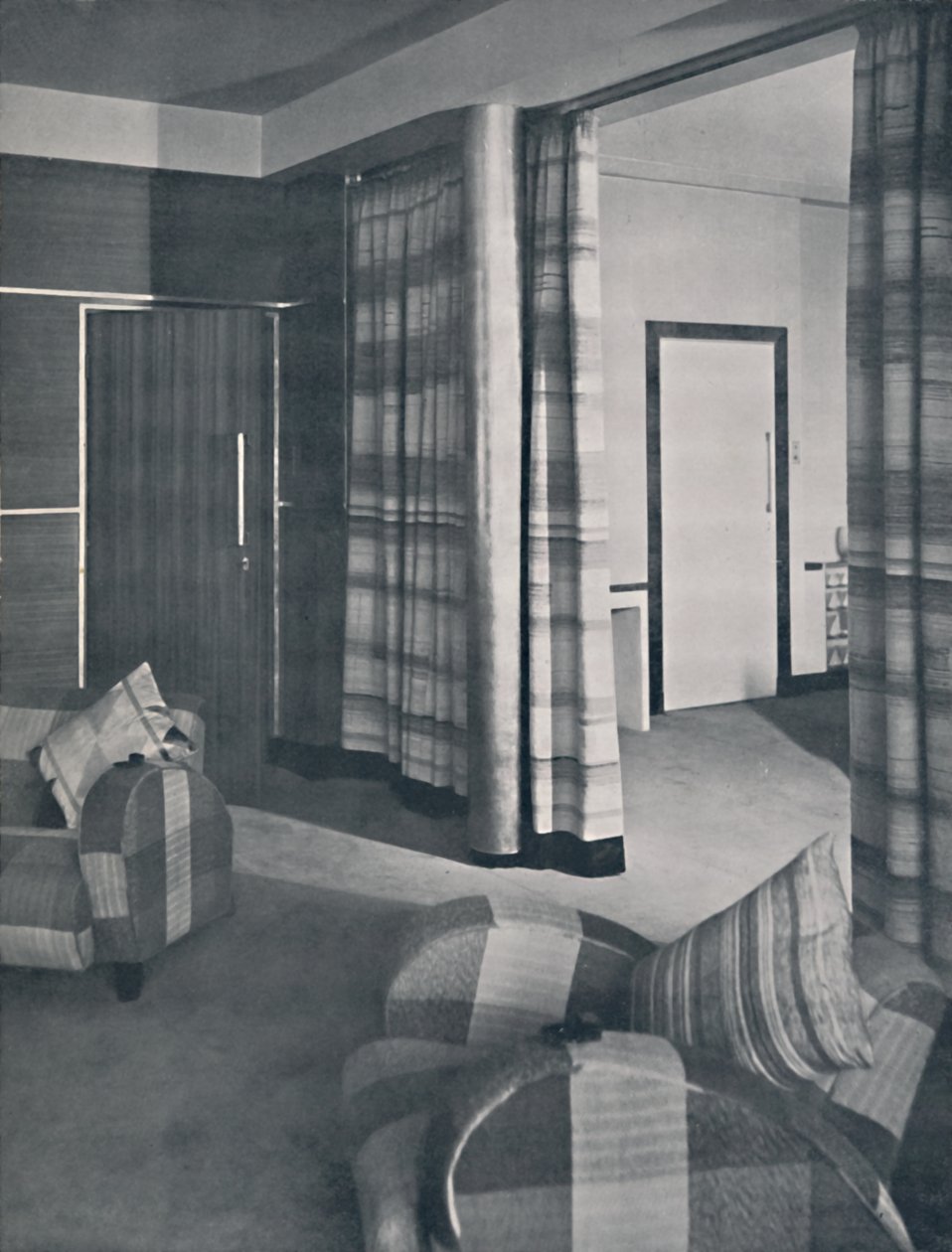 Olohuone Lontoon talossa, suunnittelija Raymond McGrath, A.R.I.B.A., 1936 tekijältä Unbekannt