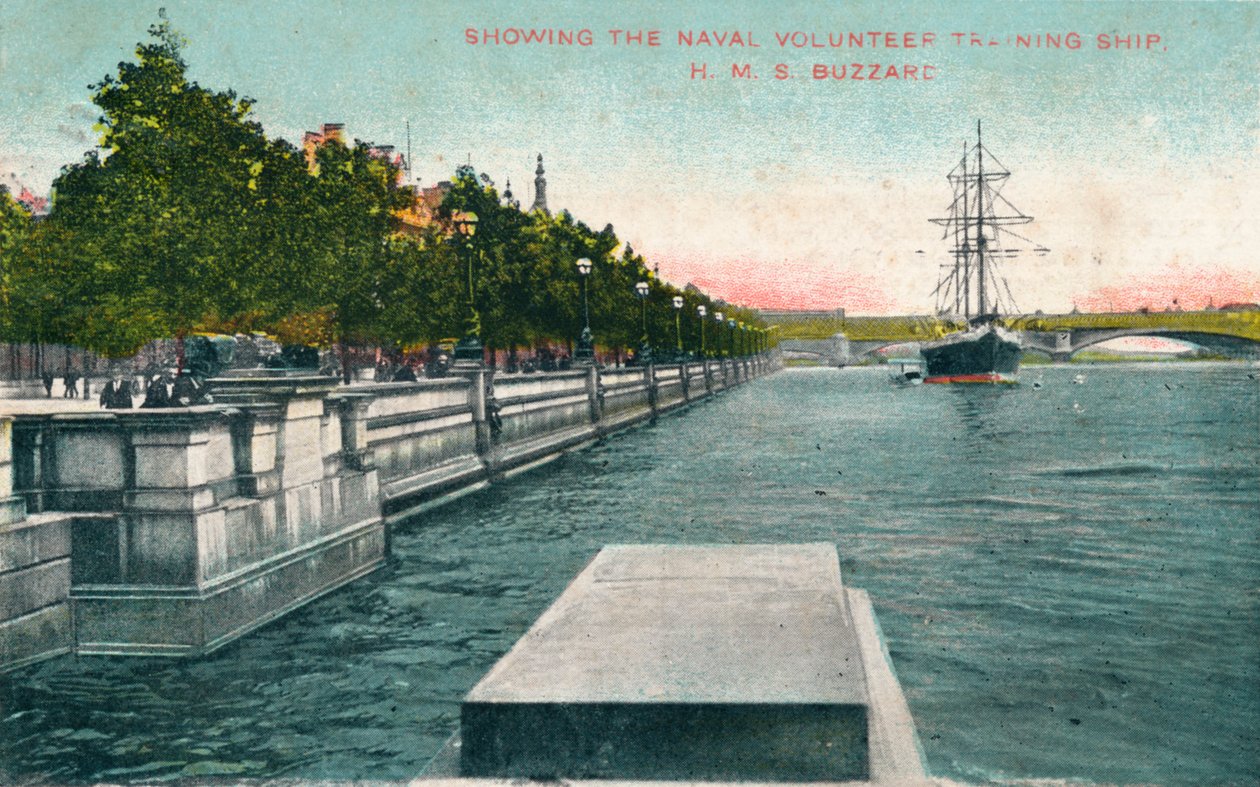 Lontoo, Thames Embankment - Näytetään Naval Volunteer Training Ship, H.M.S. Buzzard, 1907 tekijältä Unbekannt