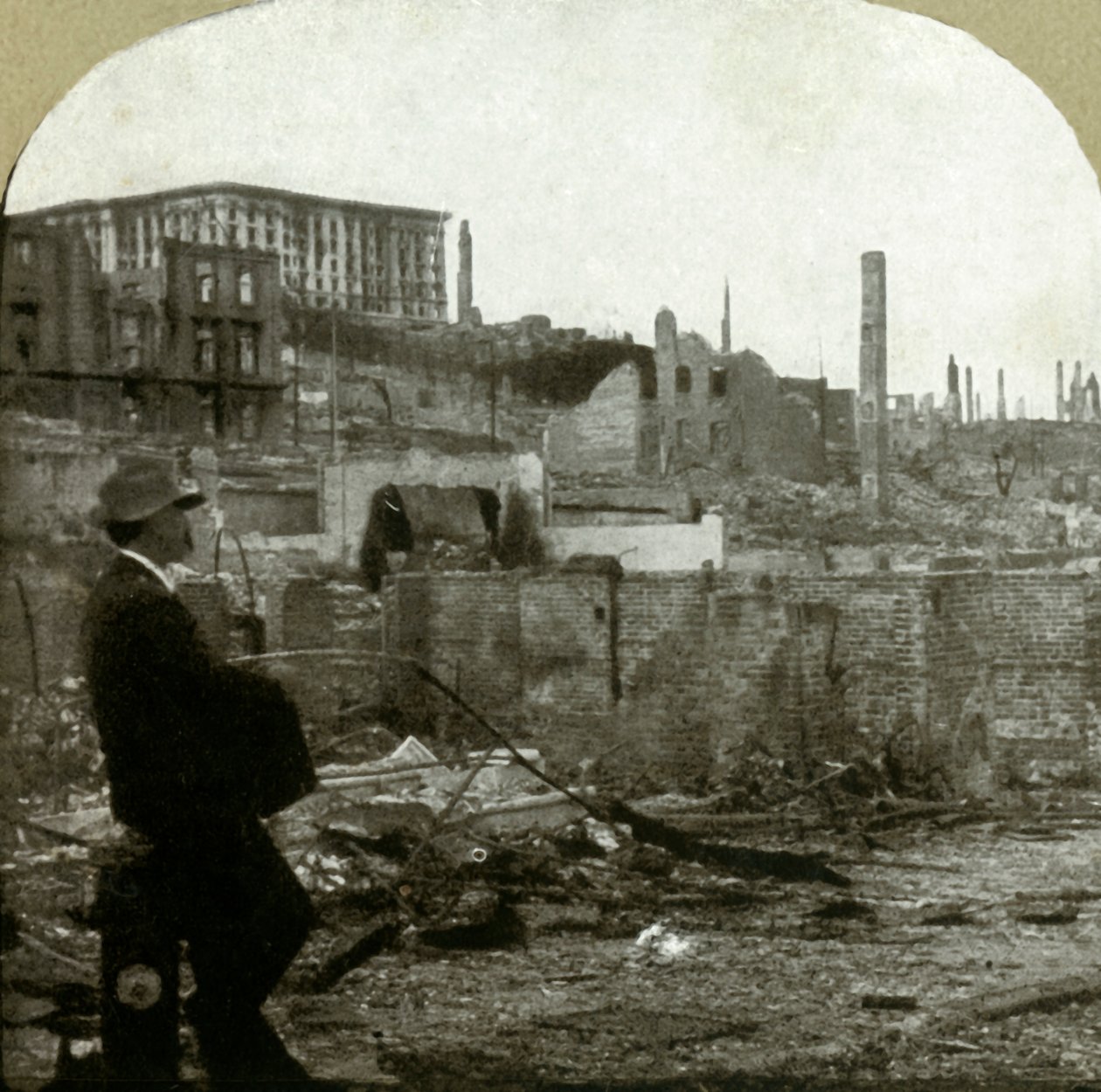 Katse pohjoiseen ylöspäin Mason St.:ltä Eddy - Ruins of the Fairmont -hotellista, 4 000 000 dollaria, 1906. tekijältä Unbekannt